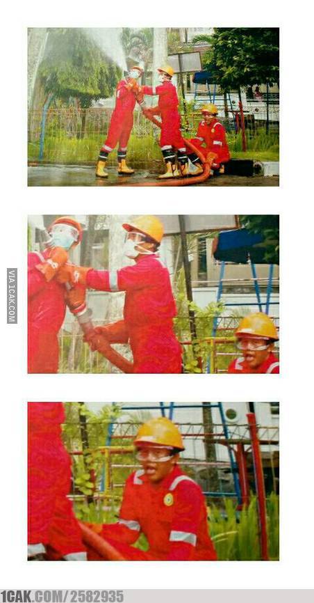 orang narsis di tempat umum © berbagai sumber