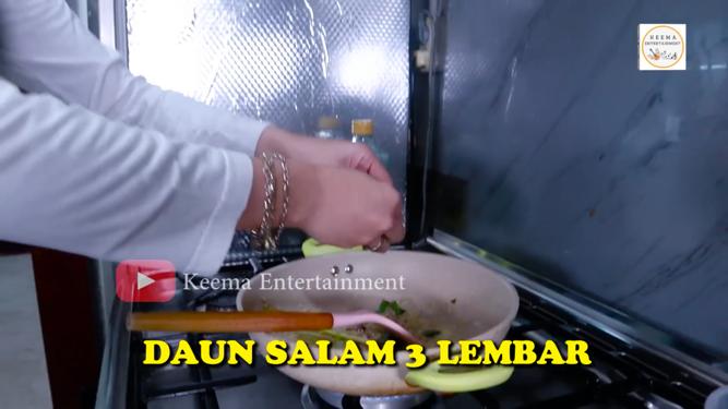10 Langkah Angelina Sondakh masak ayam woku, empuk dan kaya rempah