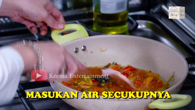 10 Langkah Angelina Sondakh masak ayam woku, empuk dan kaya rempah