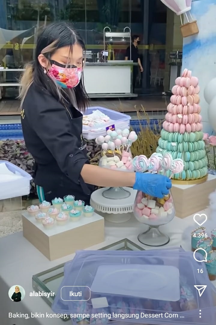 10 Aneka kue di perayaan ultah anak Tasya Farasya, serba warna pastel