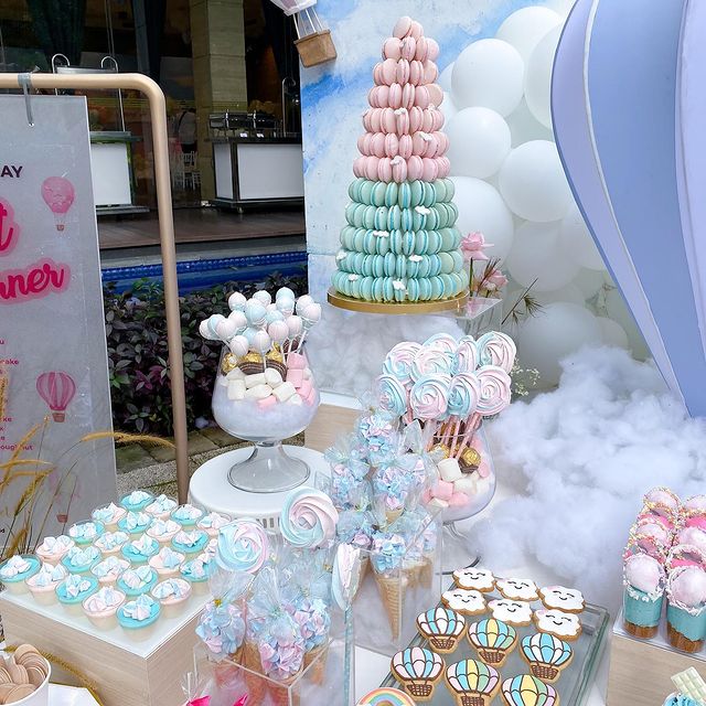 10 Aneka kue di perayaan ultah anak Tasya Farasya, serba warna pastel