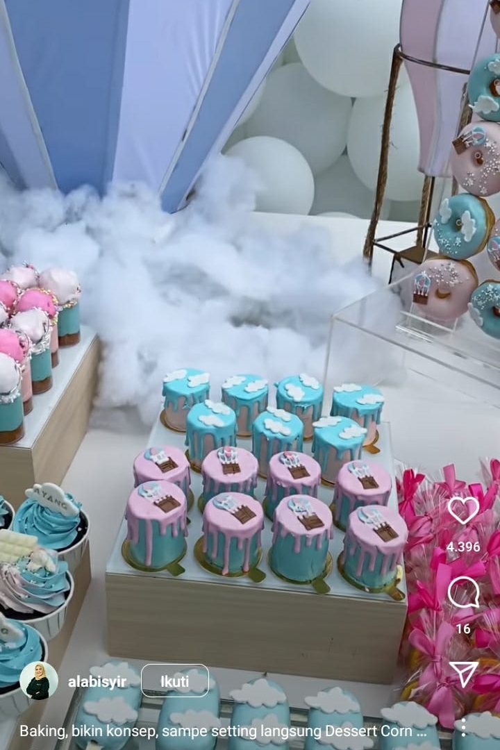 10 Aneka kue di perayaan ultah anak Tasya Farasya, serba warna pastel