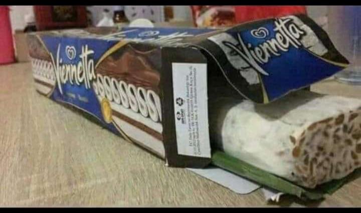 19 Potret es krim nyeleneh ini bikin mikir keras sebelum makan