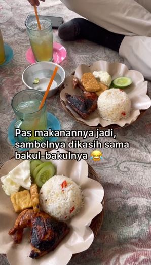 Para pemuda ini 'numpang' makan di rumah orang TikTok