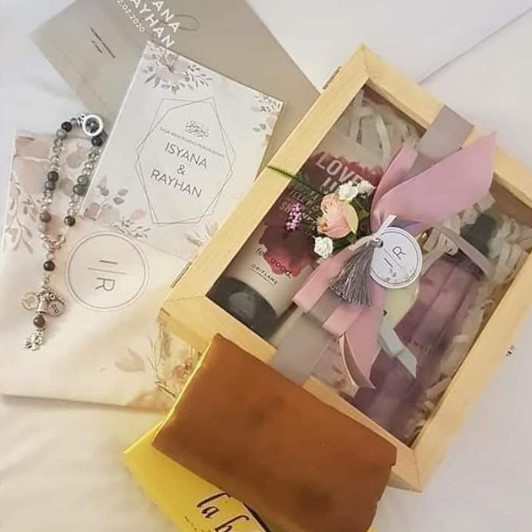 Souvenir pernikahan 7 penyanyi Berbagai sumber Souvenir pernikahan 7 penyanyi Berbagai sumber