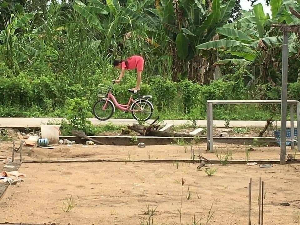 orang malah atraksi aja nih © berbagai sumber