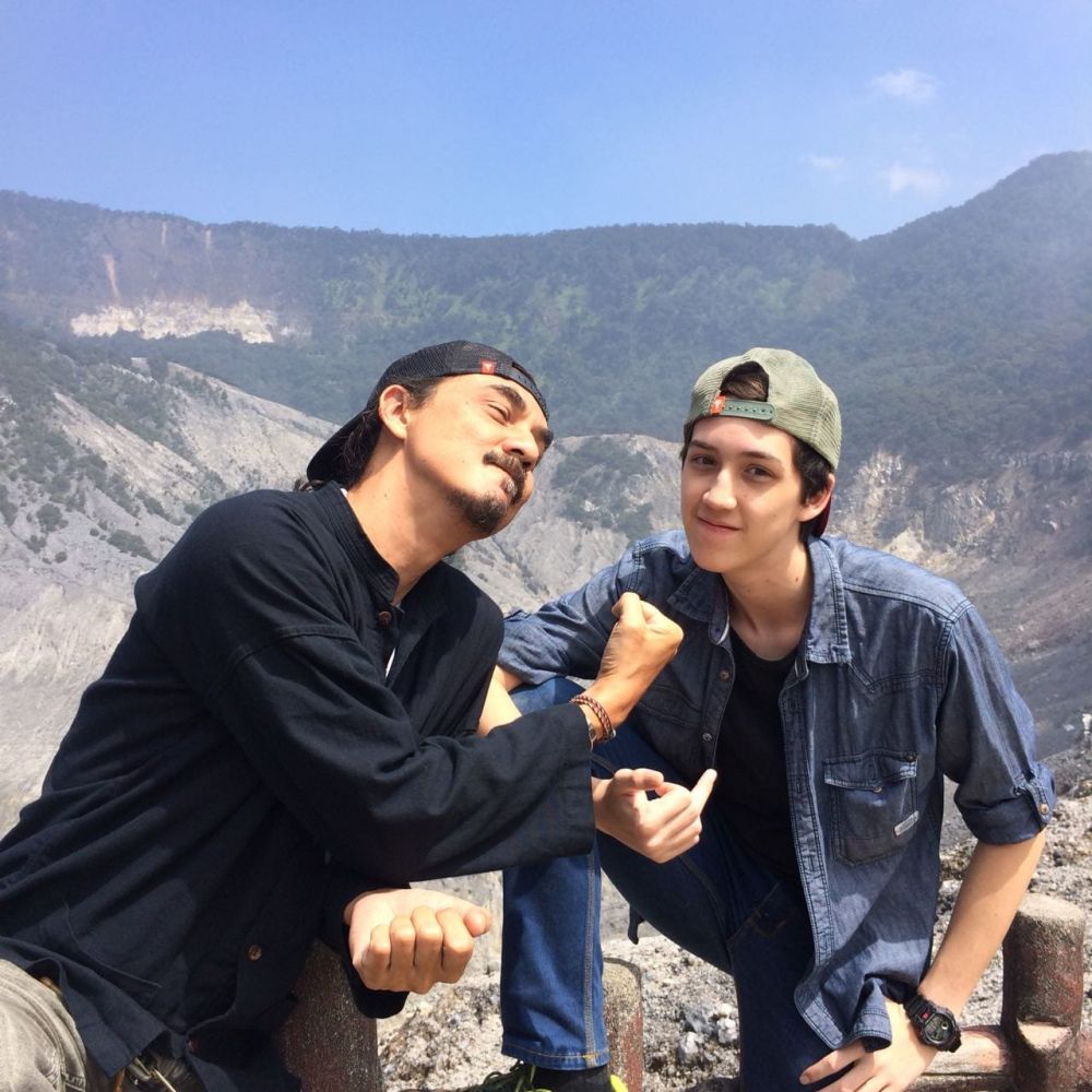 model video klip Hari Bersamanya © berbagai sumber