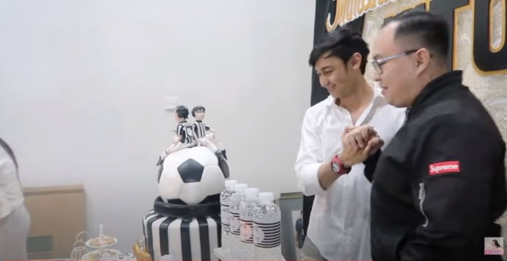 Kue ultah 10 seleb tema olahraga, Rizky Billar usung gaya Liverpool