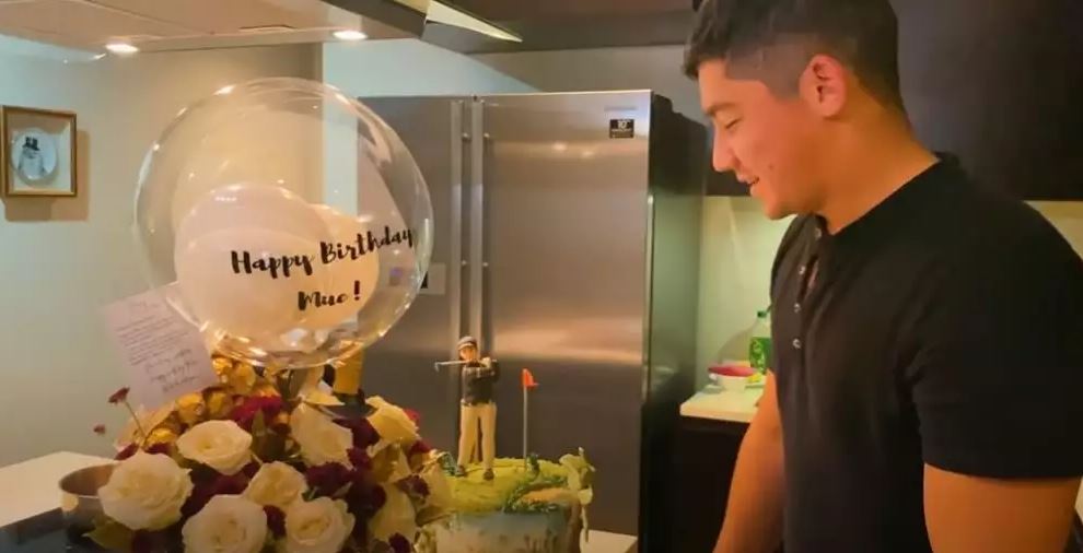 Kue ultah 10 seleb tema olahraga, Rizky Billar usung gaya Liverpool