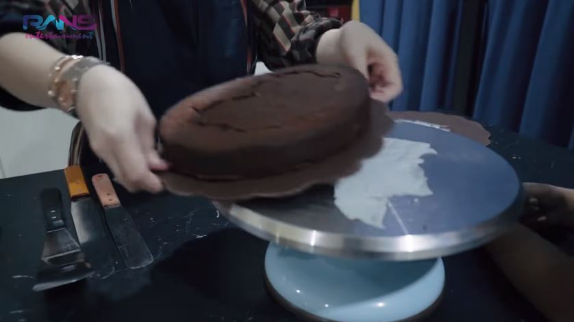 10 Alat baking Nagita Slavina ini memudahkan dalam membuat kue