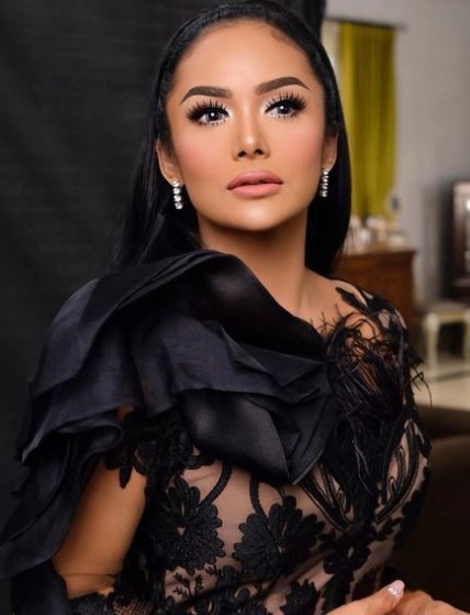 Potret transformasi Krisdayanti usai dimakeup © Instagram