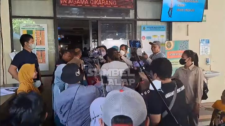 Pertemuan Sule dan Nathalie Holscher Berbagai sumber