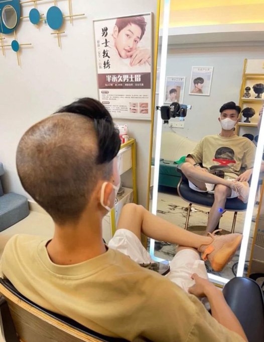 pantulan di cermin malah lucu © berbagai sumber