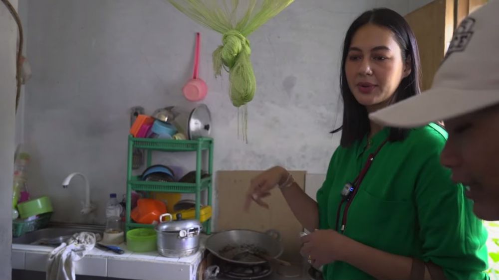 Potret rumah Bonge © YouTube/Baim Paula