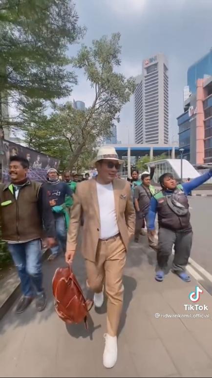 Ridwan Kamil Citayam Fashion Week © TikTok/@ridwankamil.official