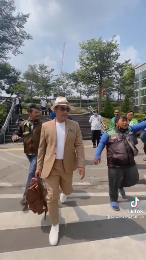 Ridwan Kamil Citayam Fashion Week © TikTok/@ridwankamil.official
