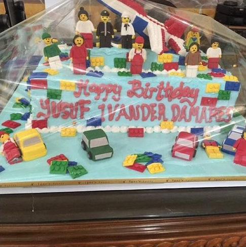 10 Kue ultah keluarga Inul Daratista, desainnya simpel hingga unik