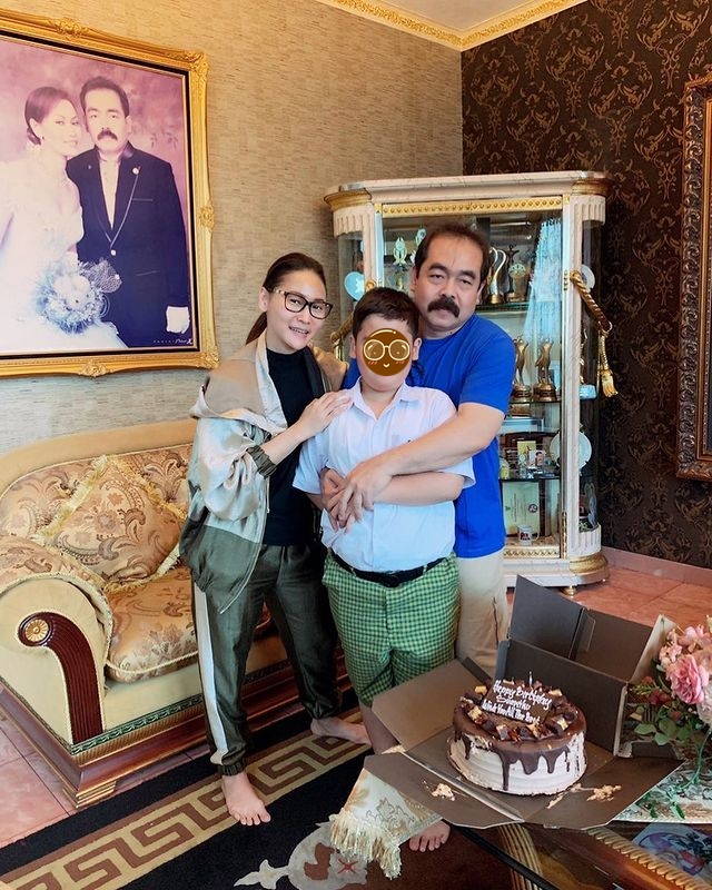 10 Kue ultah keluarga Inul Daratista, desainnya simpel hingga unik