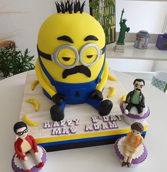 10 Kue ultah keluarga Inul Daratista, desainnya simpel hingga unik