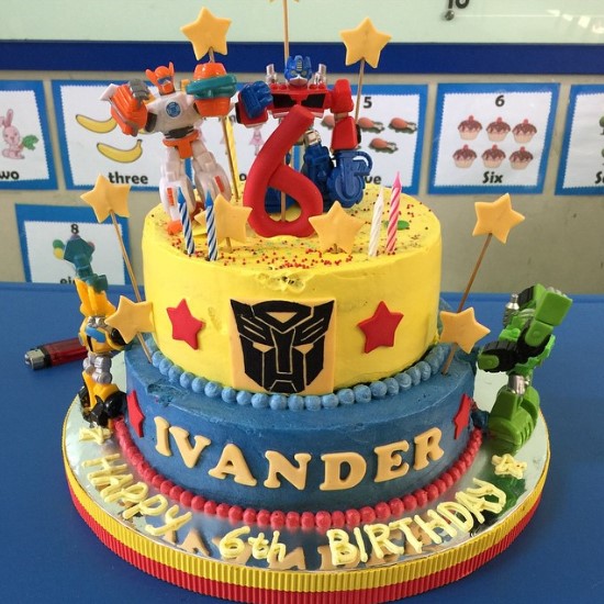 10 Kue ultah keluarga Inul Daratista, desainnya simpel hingga unik