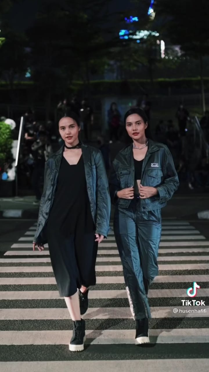 Gaya 7 seleb di Citayam Fashion Week, Paula bikin terpesona