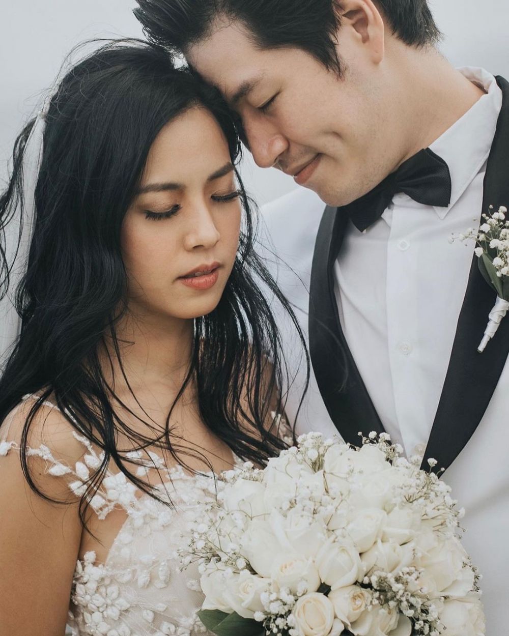 momen nikah yeslin wang mantan istri delon © instagram