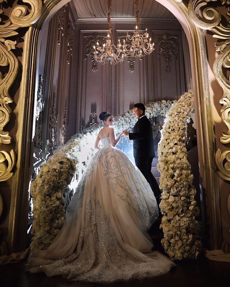 Pernikahan seleb konsep negeri dongeng © berbagai sumber