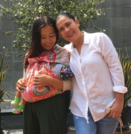 gaya modis Lydia Kandou di usia 59 © Instagram