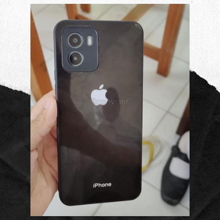 Momen apes beli smartphone di olshop © berbagai sumber Momen apes beli smartphone di olshop © berbagai sumber