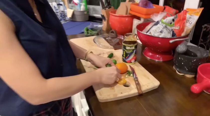 10 Bumbu dapur andalan Yuni Shara untuk hilangkan bau amis ikan