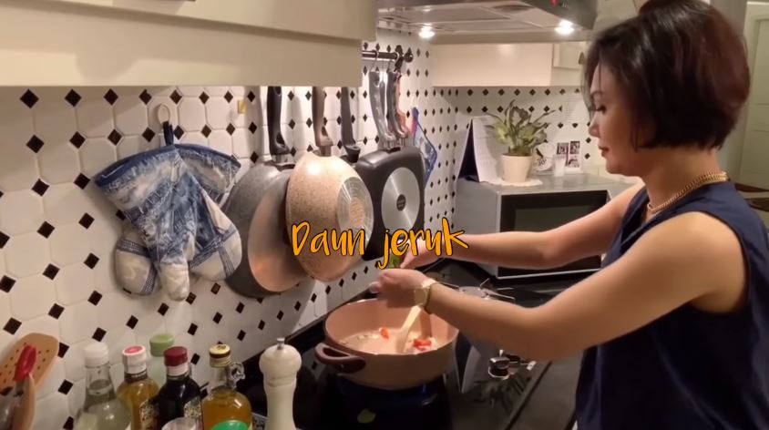 10 Bumbu dapur andalan Yuni Shara untuk hilangkan bau amis ikan