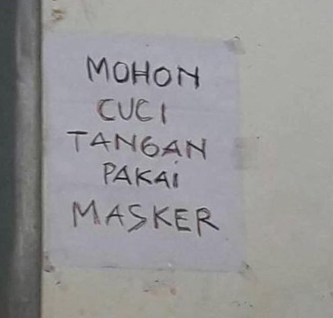 Tulisan absurd aturan di tempat cuci tangan © berbagai sumber