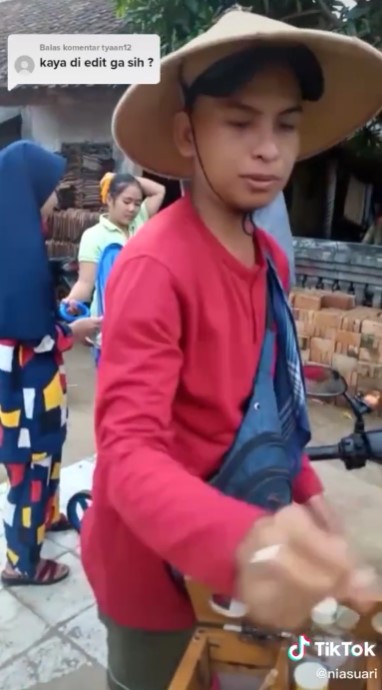 tukang jamu mirip Okin mantan Rachel Vennya © berbagai sumber