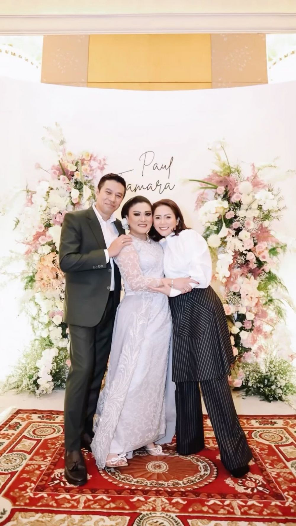 Gaya 9 seleb di pernikahan Tamara Geraldine, Yuni Shara anggun