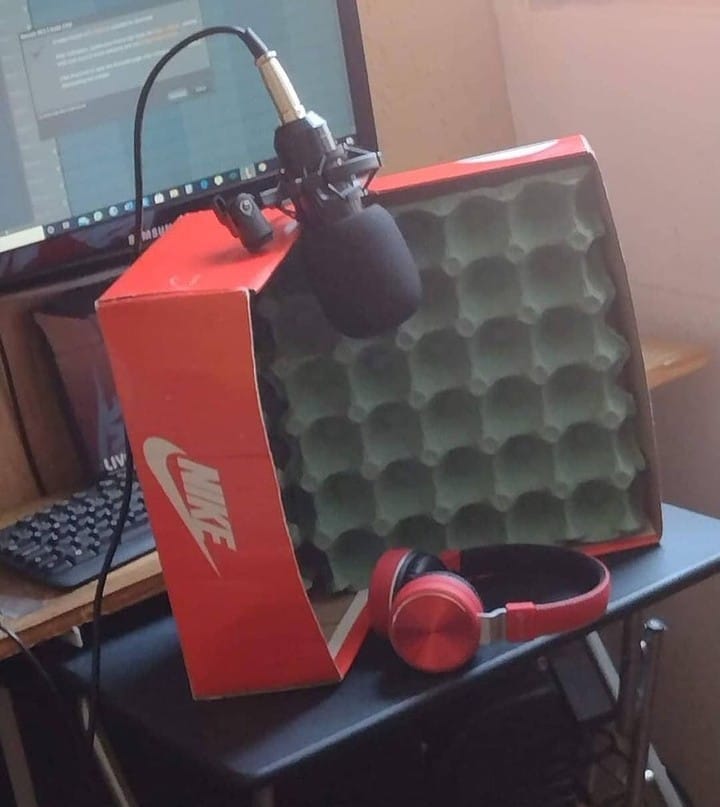 kardus dialih fungsikan lucu © berbagai sumber