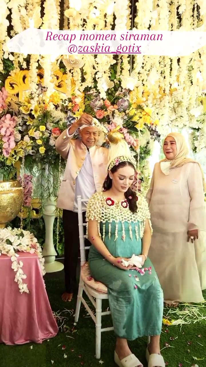 tasyakuran 7 bulan kehamilan zaskia gotik © instagram tasyakuran 7 bulan kehamilan zaskia gotik © instagram