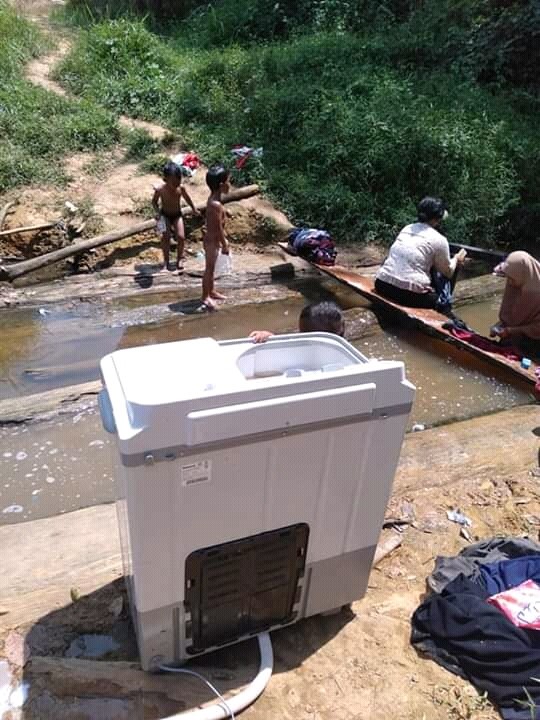 tingkah nyeleneh orang di sungai Berbagai sumber tingkah nyeleneh orang di sungai Berbagai sumber