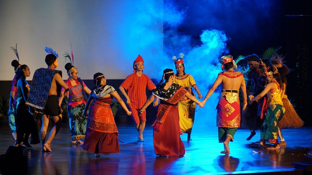 bhinneka tunggal ika dan implementasinya © berbagai sumber bhinneka tunggal ika dan implementasinya © berbagai sumber