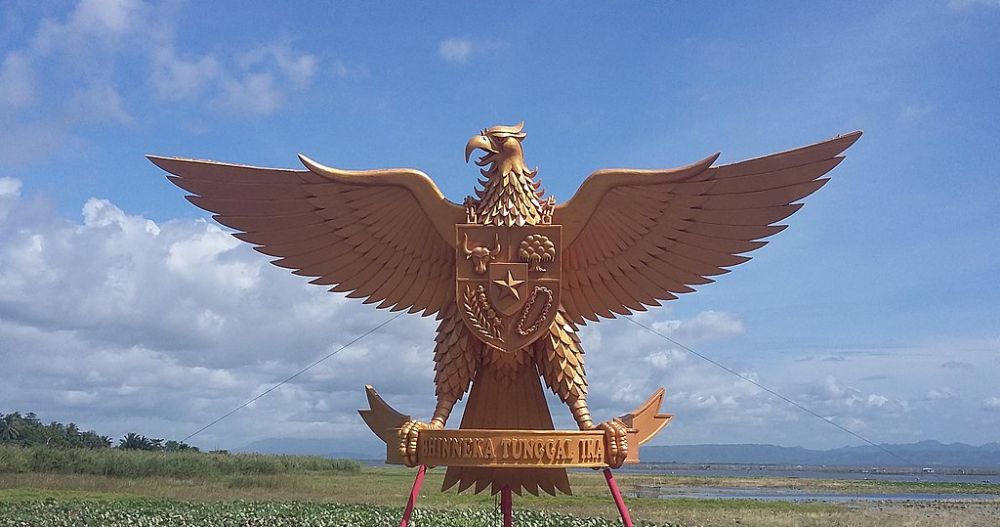 bhinneka tunggal ika dan implementasinya © berbagai sumber bhinneka tunggal ika dan implementasinya © berbagai sumber