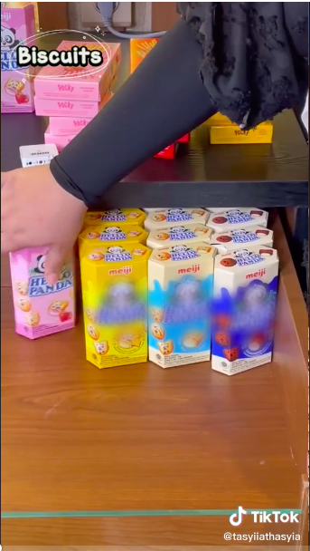 10 Cara menata camilan ala Tasyi Athasyia, rapi bak minimarket