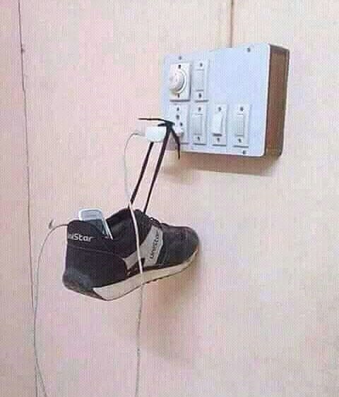 sepatu dialih fungsikan nyeleneh © berbagai sumber