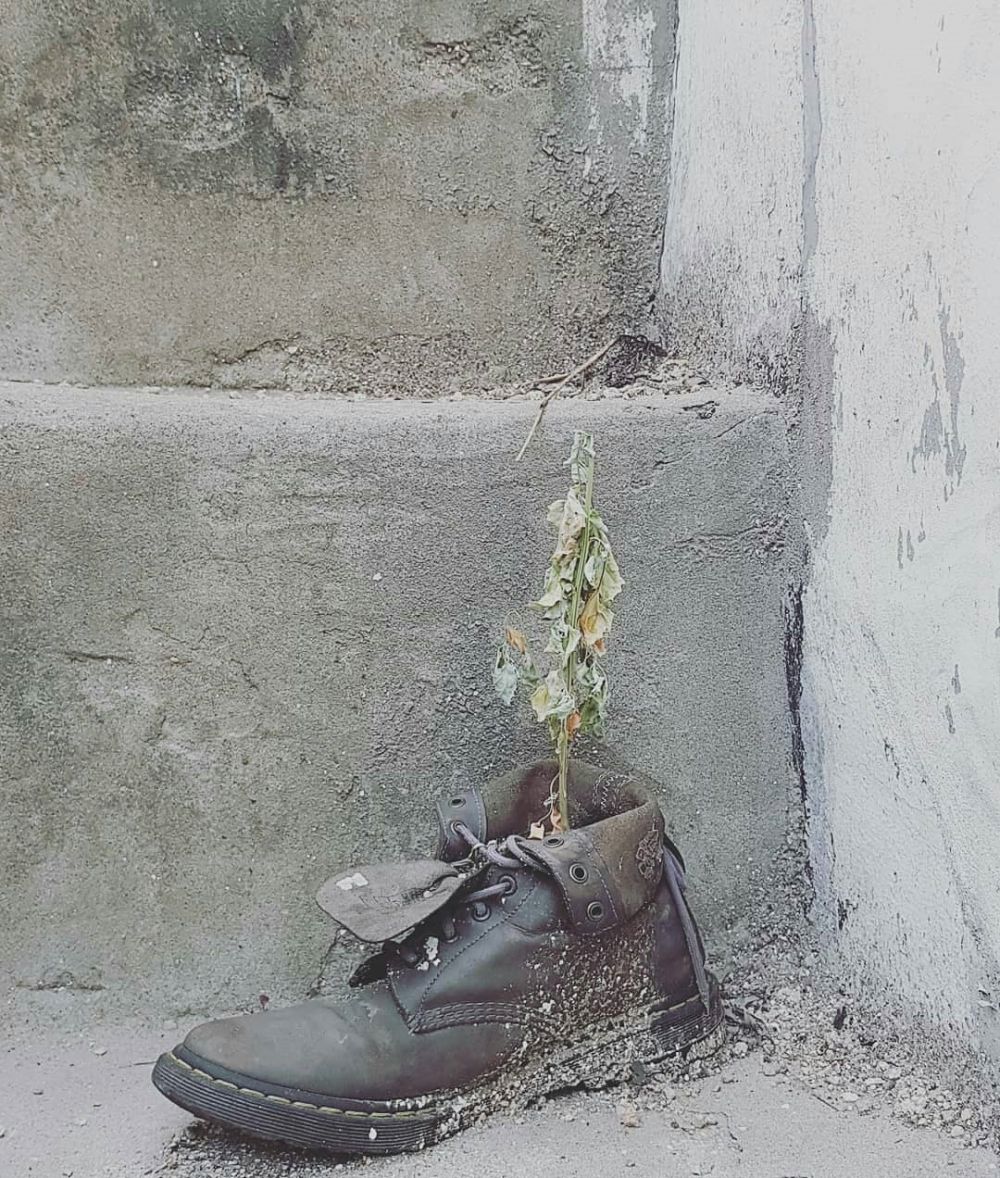 sepatu dialih fungsikan nyeleneh © berbagai sumber