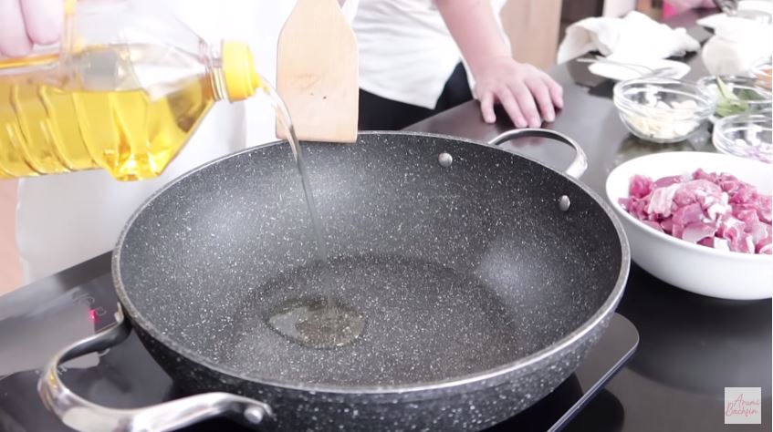 13 Langkah mudah Arumi Bachsin bikin kare kambing, empuk dan antibau