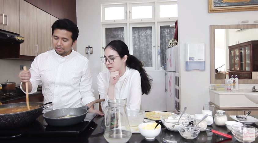 13 Langkah mudah Arumi Bachsin bikin kare kambing, empuk dan antibau