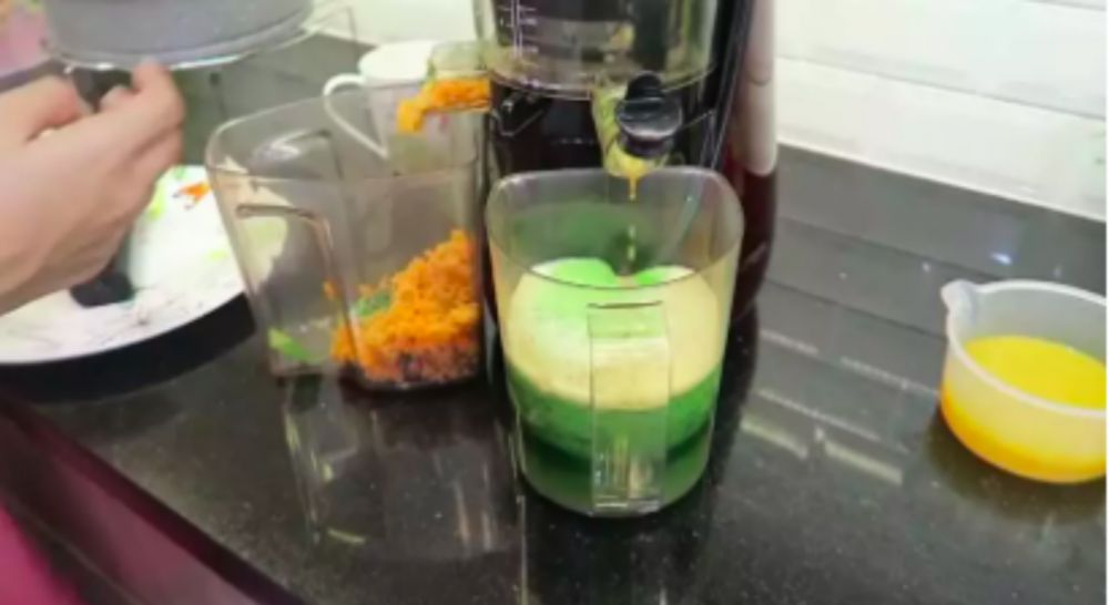 Minuman andalan 10 seleb ini ampuh jaga kesehatan kulit secara alami