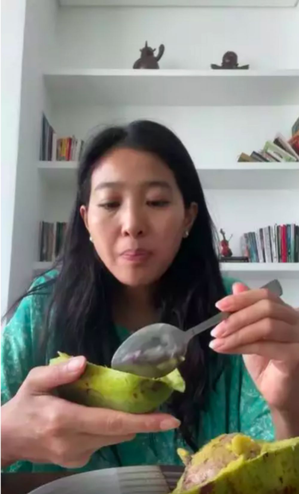 Minuman andalan 10 seleb ini ampuh jaga kesehatan kulit secara alami