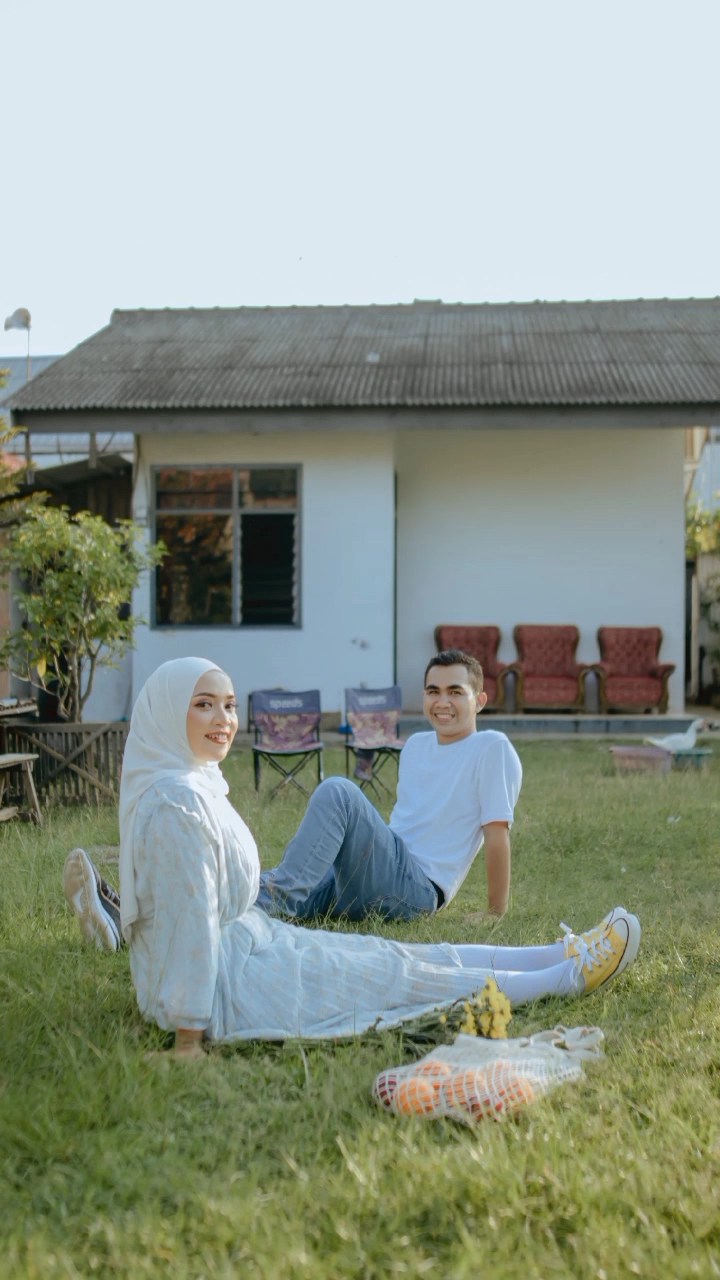 prewedding di halaman rumah orang © TikTok
