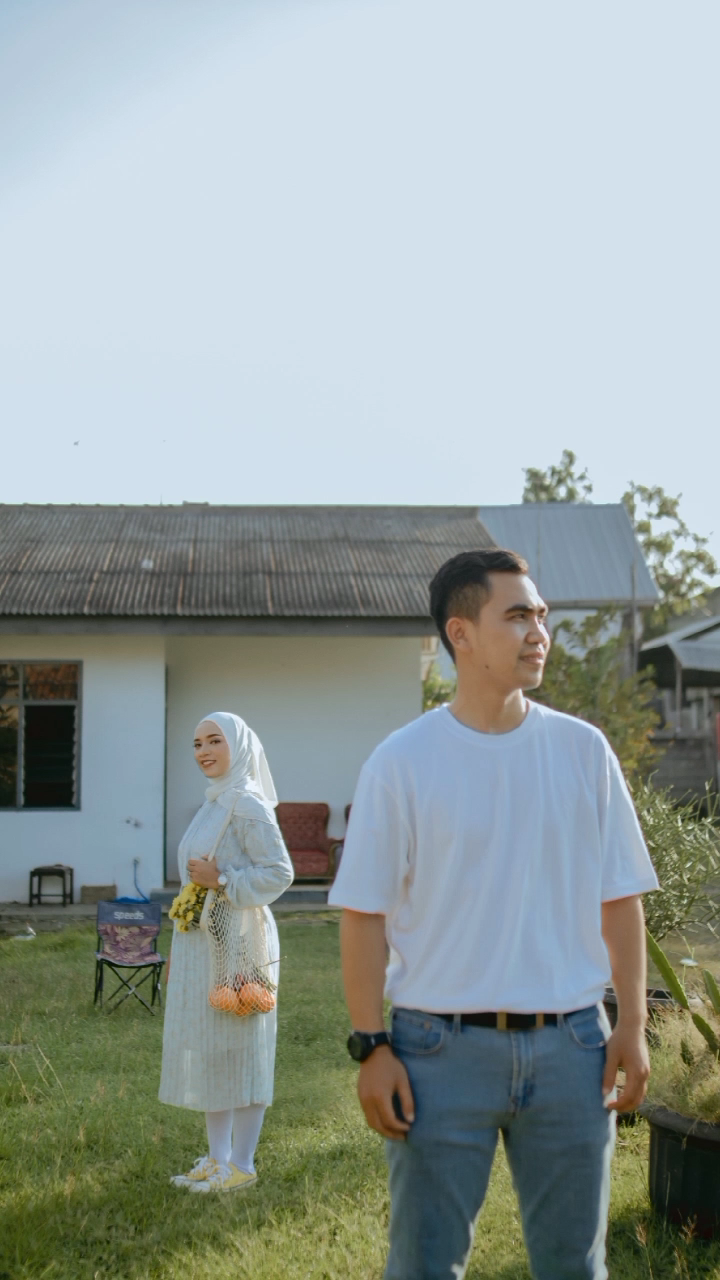 prewedding di halaman rumah orang © TikTok