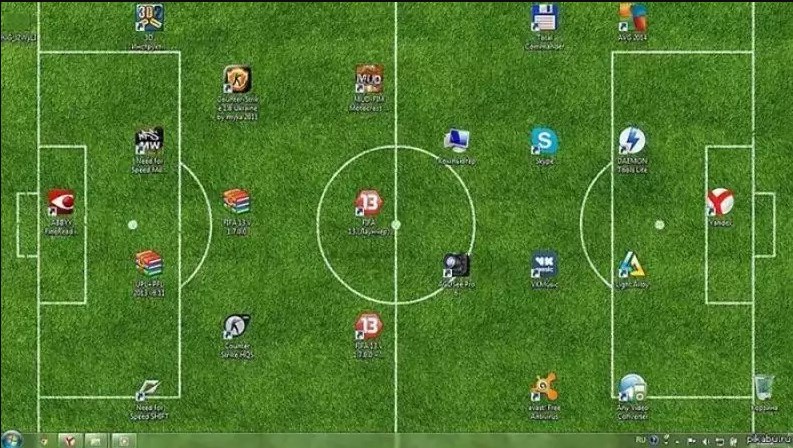 wallpaper nyeleneh komputer © berbagai sumber