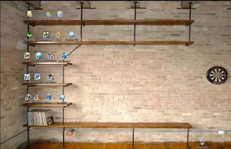 wallpaper nyeleneh komputer © berbagai sumber